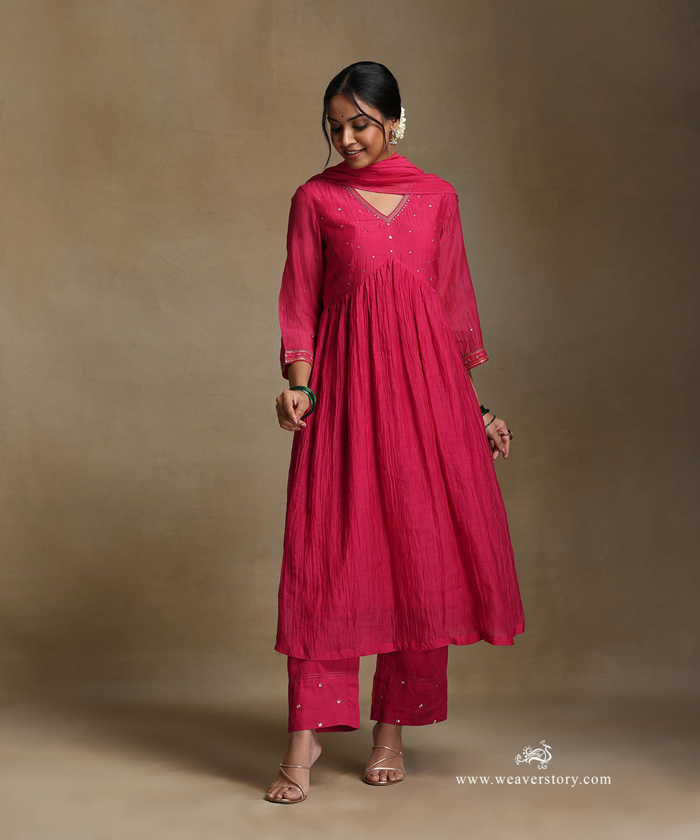 Pink_Hand_Embroidered_Pure_Chanderi_Kurta_With_Pants_And_Dupatta_WeaverStory_02