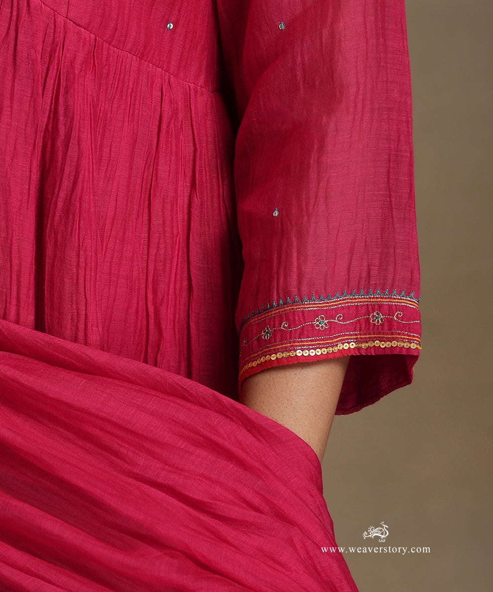 Pink_Hand_Embroidered_Pure_Chanderi_Kurta_With_Pants_And_Dupatta_WeaverStory_08