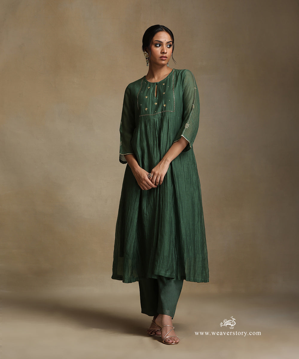 Green_Hand_Embroidered_Pure_Chanderi_Kurta_With_Pants_And_Dupatta_WeaverStory_03