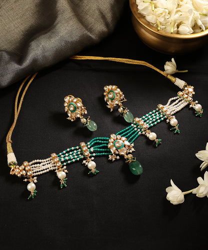 Haritprabha_Green_Beaded_Kundan_Choker_Set_WeaverStory_01