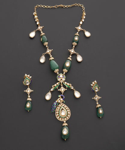 Mayur_Angan_Kundan_Necklace_Set_with_Green_Stones_&amp;_Peacock_Motif_WeaverStory_02