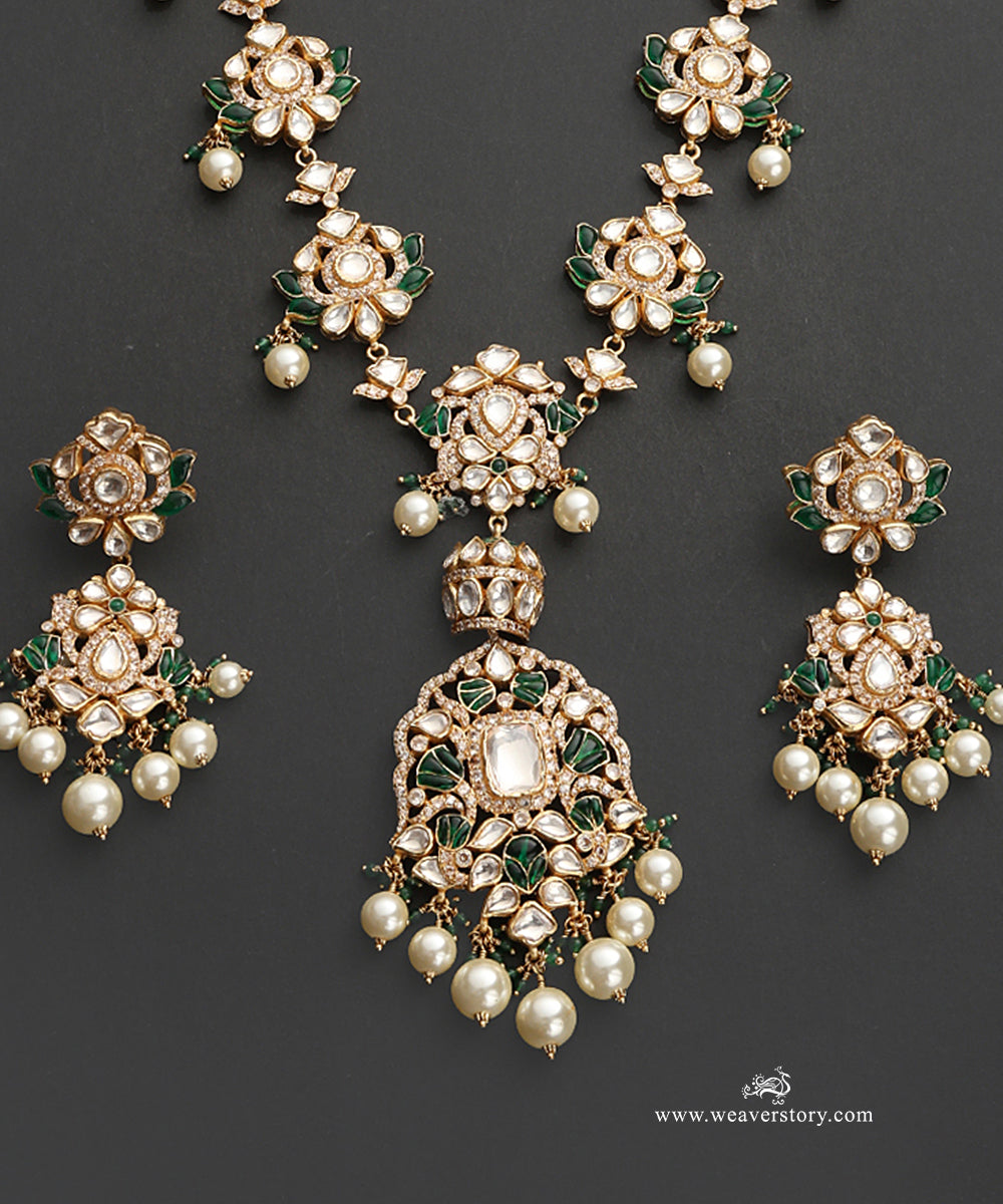 Kala_Handcrafted_Silver_Necklace_With_Meenakari_Jadau_Work_WeaverStory_02