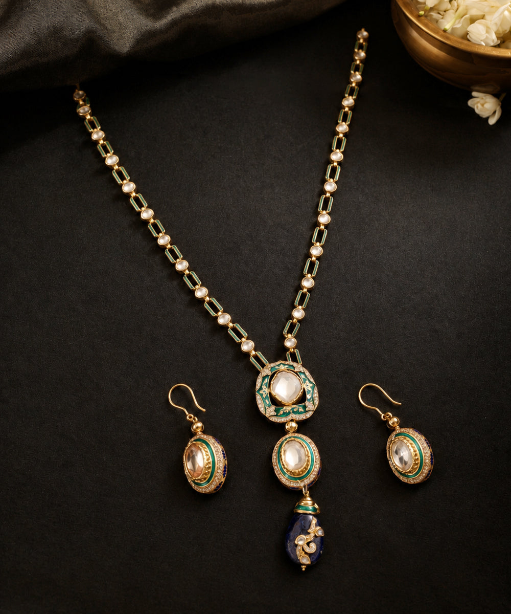 Zareen_Ada_Kundan_Necklace_Set_with_Green_Meenakari_WeaverStory_01