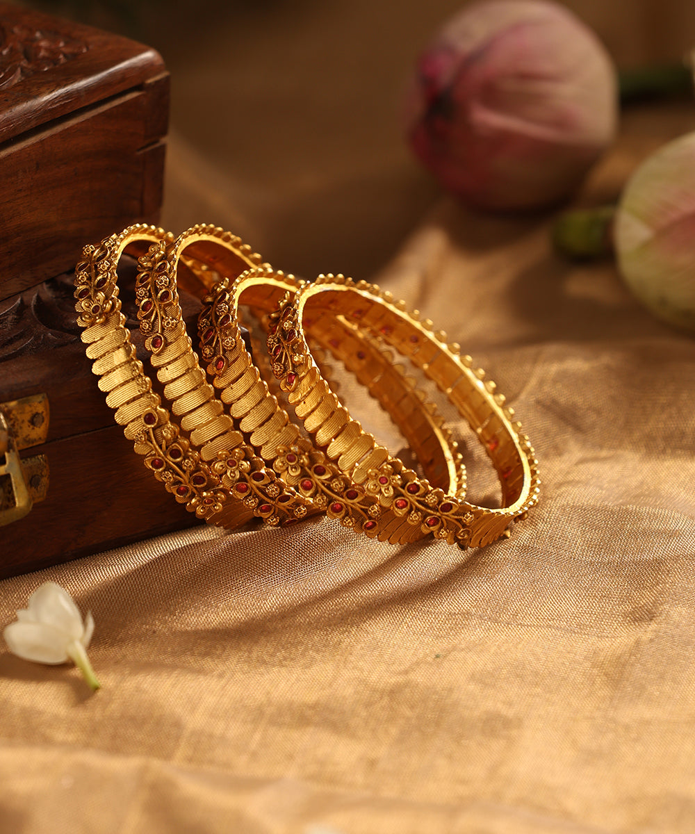 Tais_Handcrafted_Bangles_With_Red_Stones_WeaverStory_01