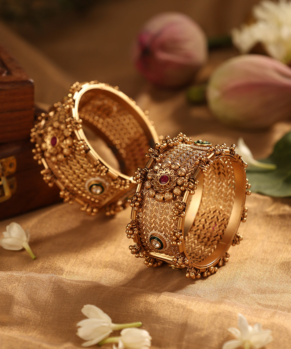 Sebina_Handcrafted_Bangles_With_Flower_Motifs_WeaverStory_01