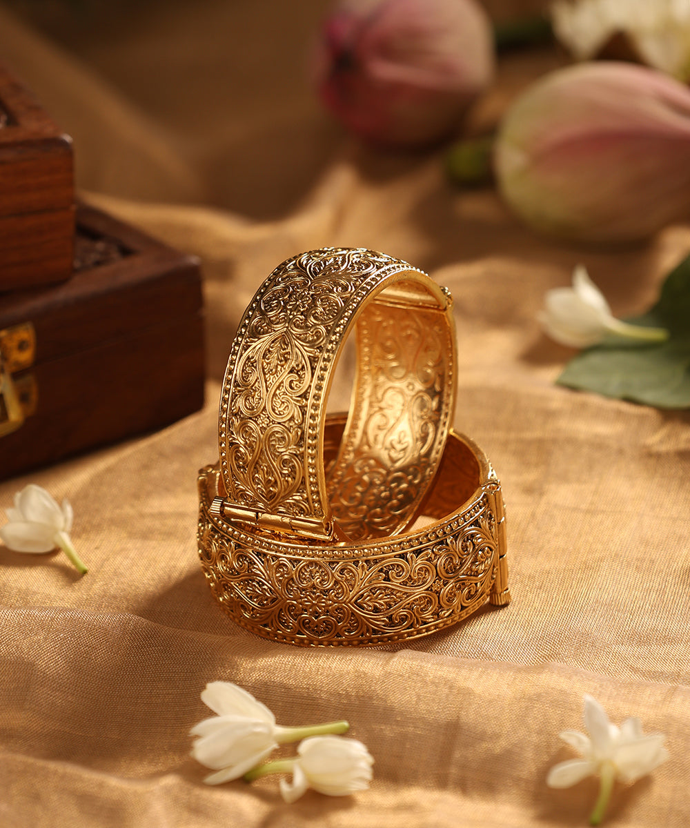 Agustus_Handcrafted_Bangles_With_Floral_Motifs_WeaverStory_01