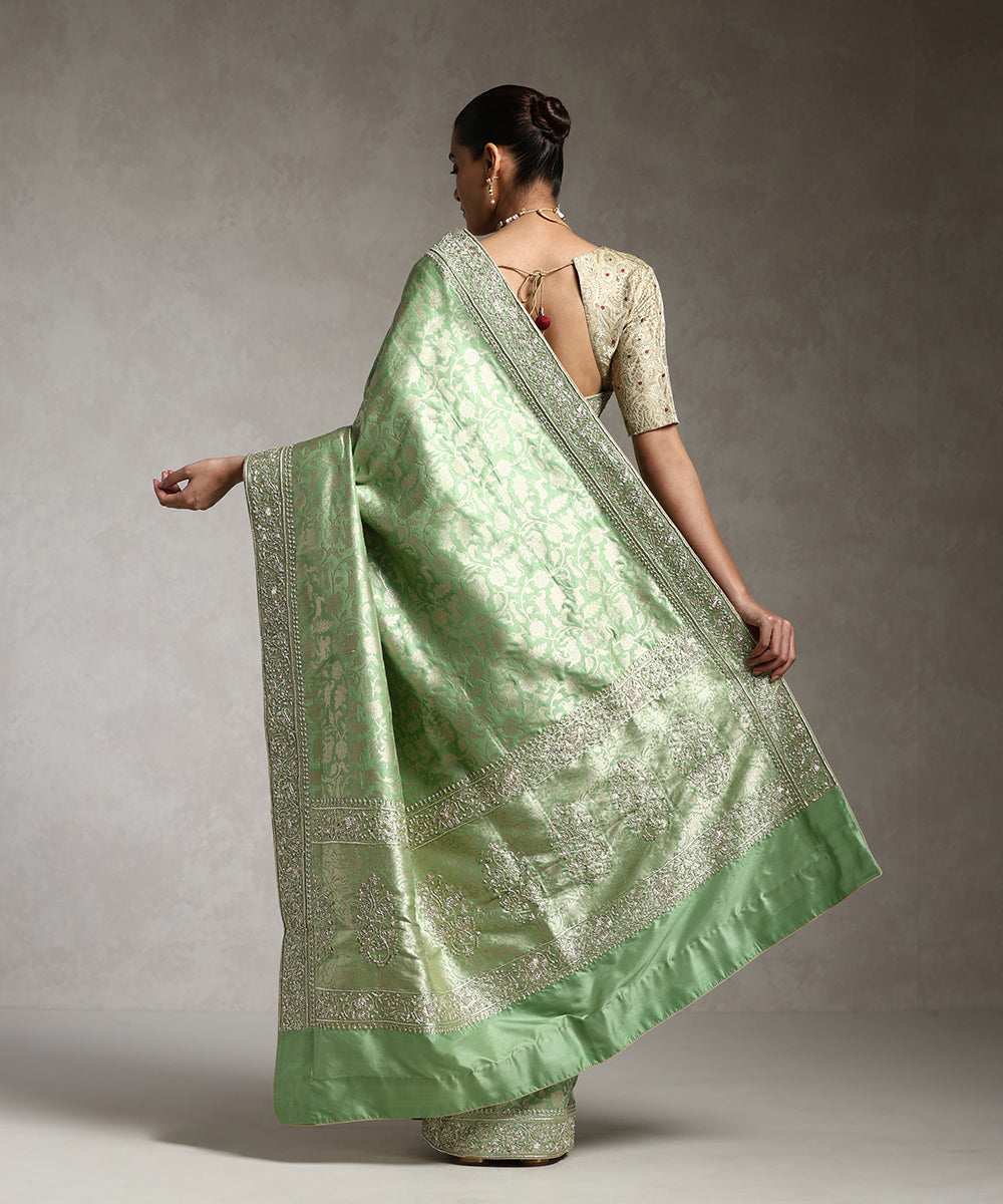 Handloom_Pastel_Green_Shikargah_Pure_Katan_Silk_Banarasi_Saree_With_Embroidery_On_Borders_WeaverStory_03