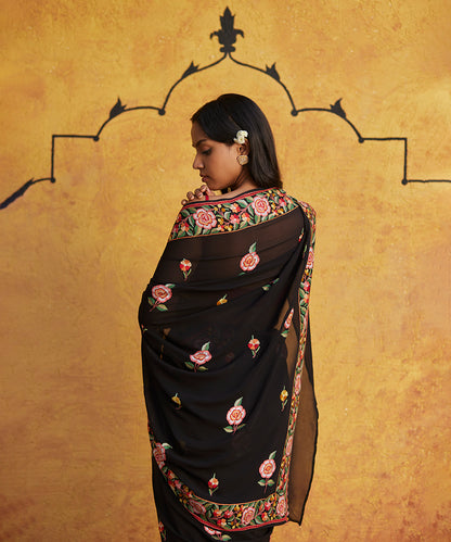 Handloom_Black_Pure_Georgette_Kashmiri_Saree_With_Aari_Hand_Embroidery_WeaverStory_02