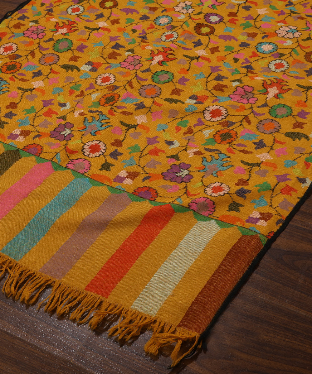 Mustard_Handwoven_Pure_Pashmina_Shawl_With_All_Over_Kani_Weave_WeaverStory_03