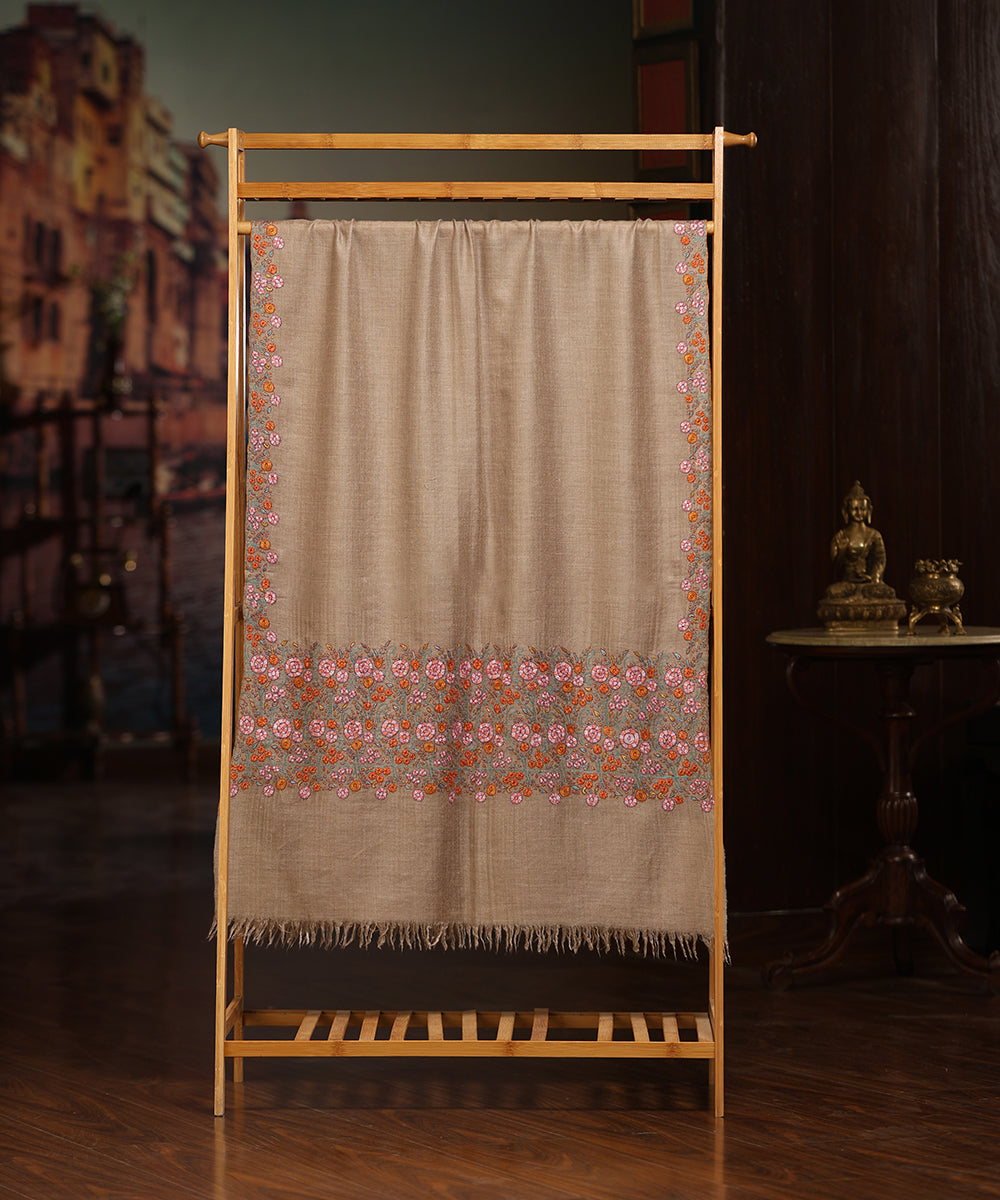 Beige_Handwoven_Pure_Pashmina_Shawl_With_Paper_Mache_Embroidery_WeaverStory_01