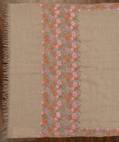 Beige_Handwoven_Pure_Pashmina_Shawl_With_Paper_Mache_Embroidery_WeaverStory_02
