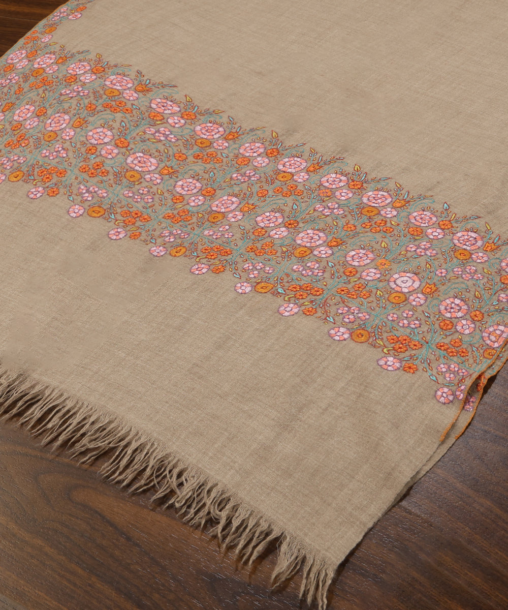 Beige_Handwoven_Pure_Pashmina_Shawl_With_Paper_Mache_Embroidery_WeaverStory_03