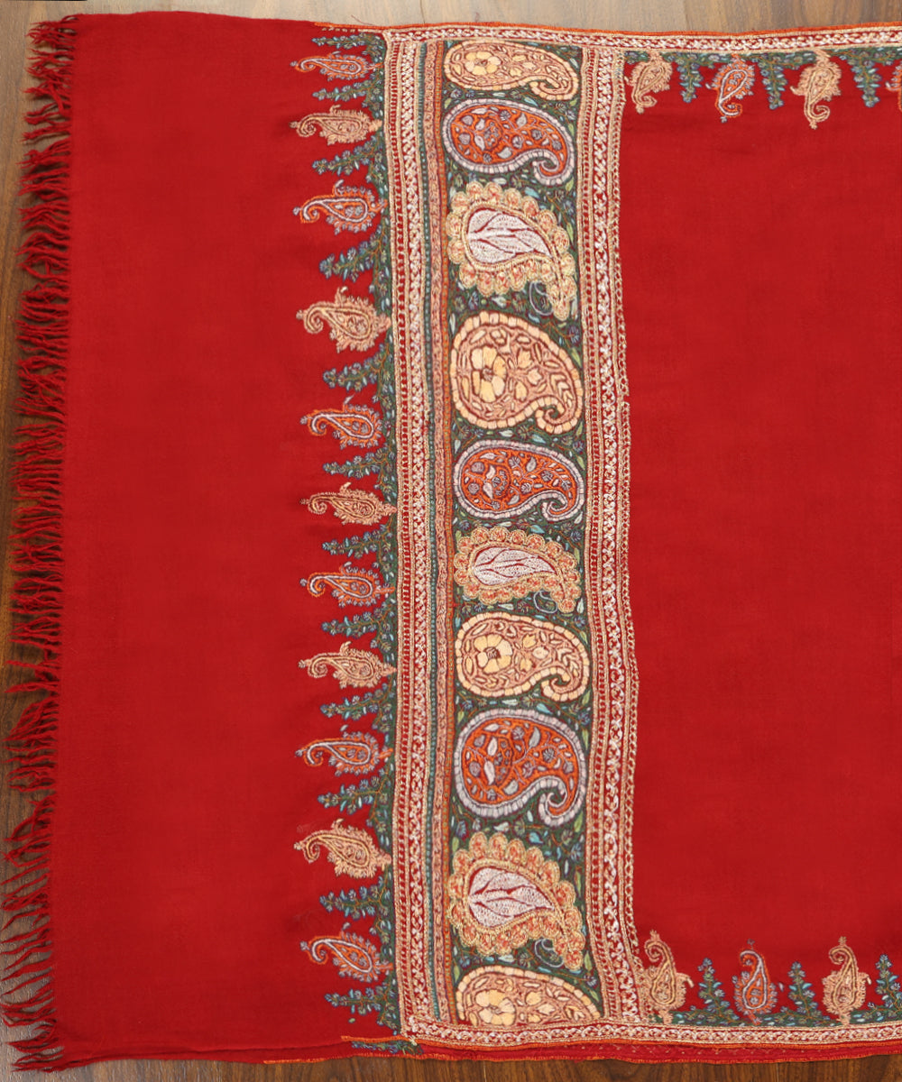 Red_Handwoven_Pure_Pashmina_Shawl_With_Sozni_Kari_Embroidery_And_Tilla_Highlights_WeaverStory_02