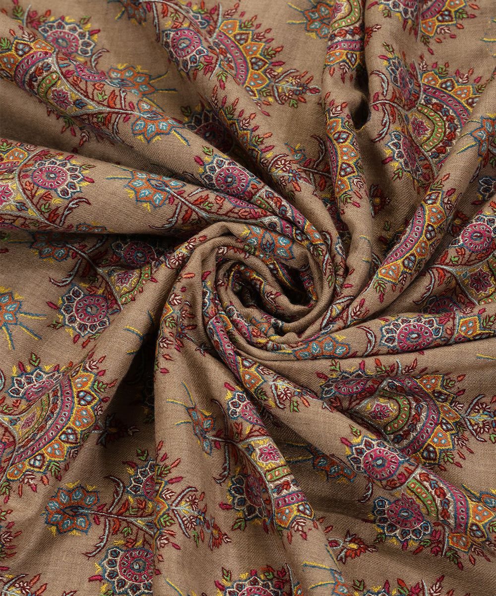 Natural_Toosh_Handwoven_Pure_Pashmina_Shawl_With_Sozni_Kari_Embroidery_WeaverStory_05