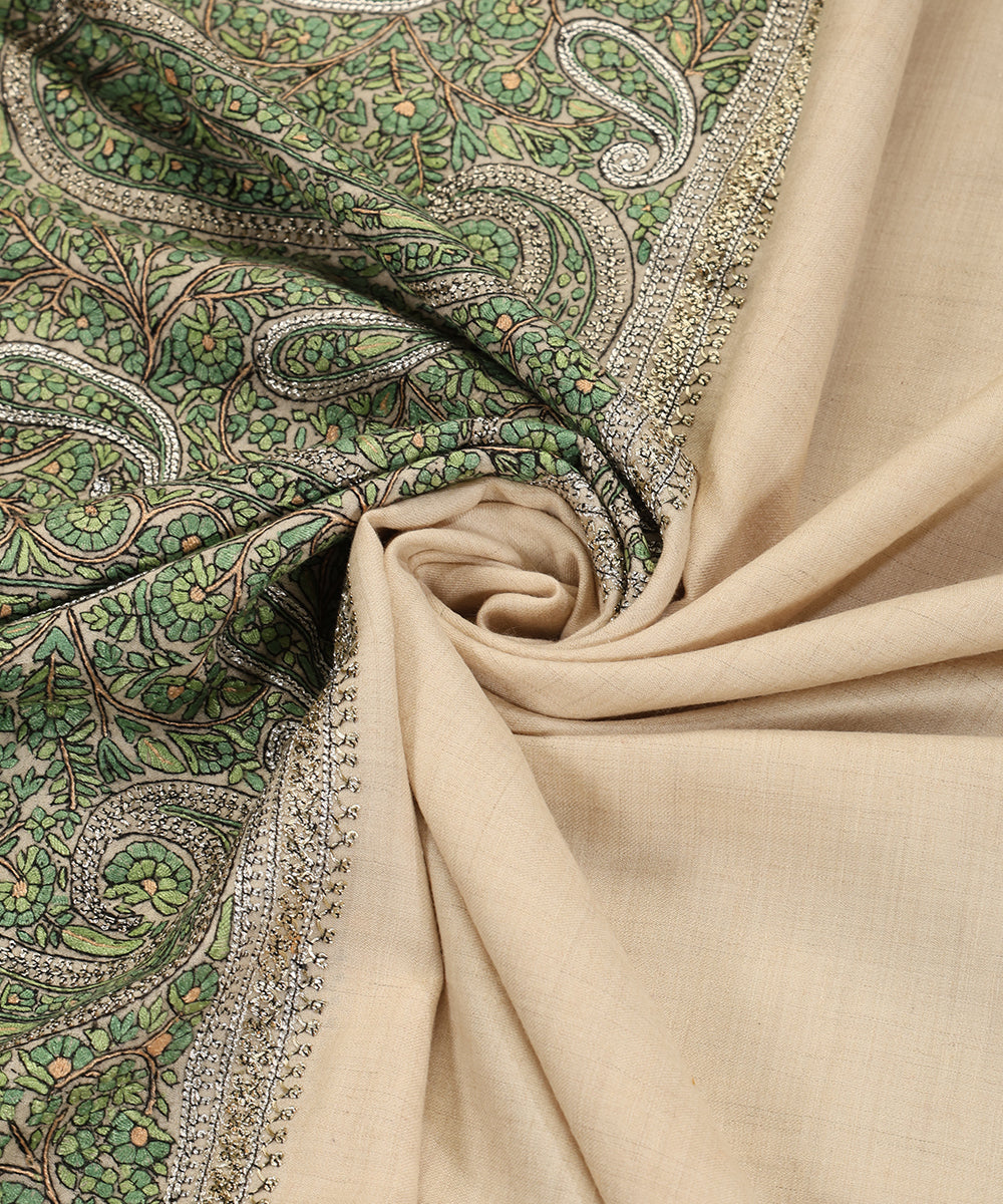 Natural_Beige_Handwoven_Pure_Pashmina_Shawl_With_Paper_Mache_Embroidery_And_Tilla_Highlighting_WeaverStory_05