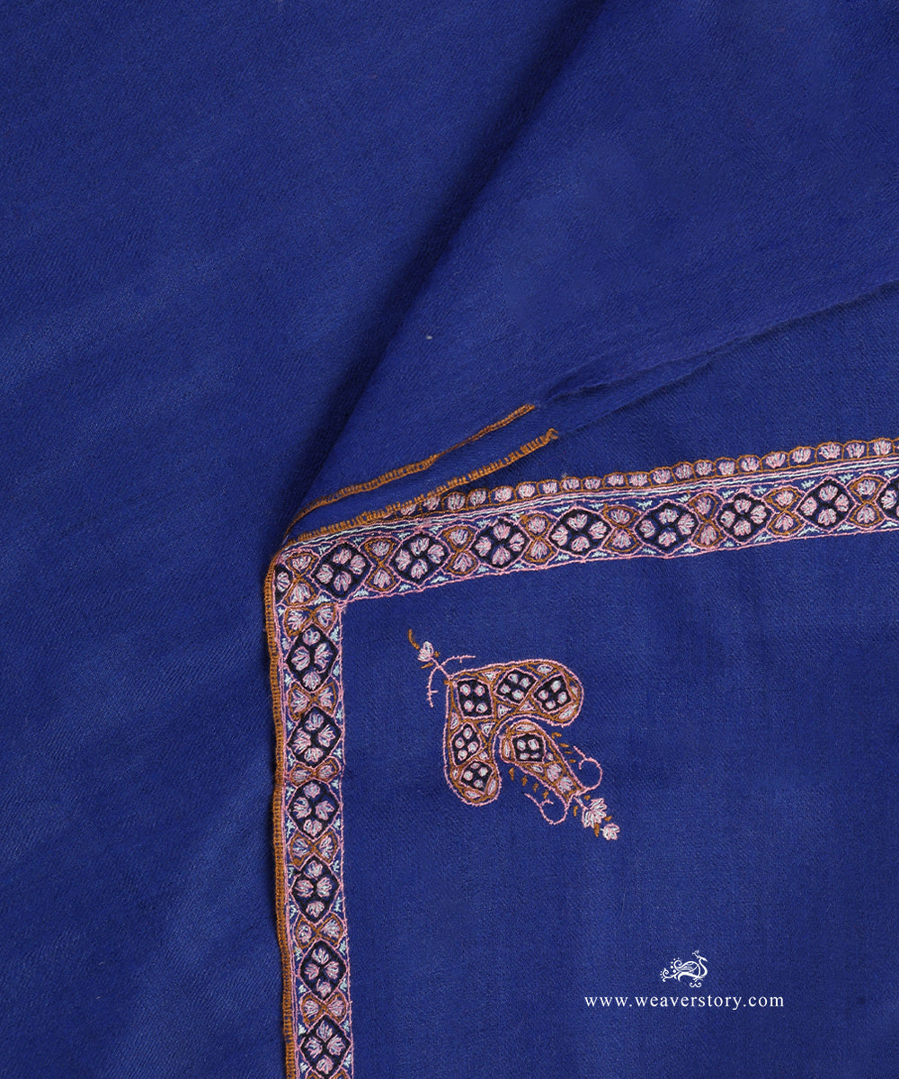 Royal_Blue_Handwoven_Pure_Pashmina_Stole_With_Soznikari_WeaverStory_04