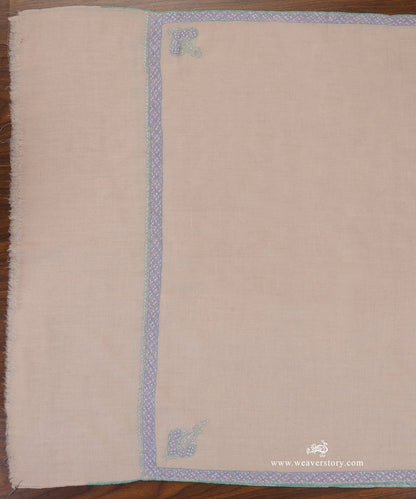 Beige_Handwoven_Pure_Pashmina_Stole_With_Blue_Soznikari_Border_WeaverStory_02