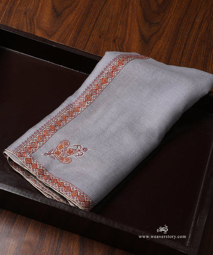 Handwoven_Grey_Pure_Pashmina_Stole_With_Soznikari_Border_WeaverStory_01