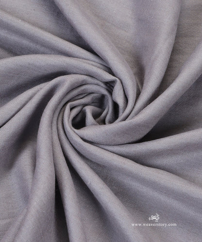 Handwoven_Grey_Pure_Pashmina_Stole_With_Soznikari_Border_WeaverStory_05