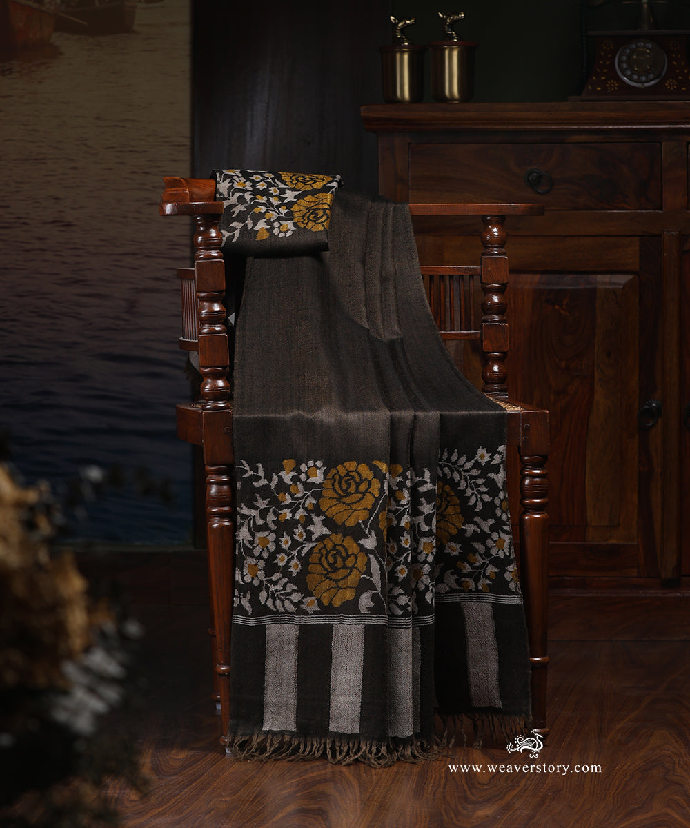 Black_Handwoven_Kani_Palla_Pure_Pashmina_Shawl_WeaverStory_01