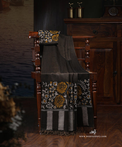 Black_Handwoven_Kani_Palla_Pure_Pashmina_Shawl_WeaverStory_01