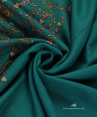 Green_Handwoven_Pure_Pashmina_Stole_With_Multicolor_Soznikari_Border_And_Palla_WeaverStory_05