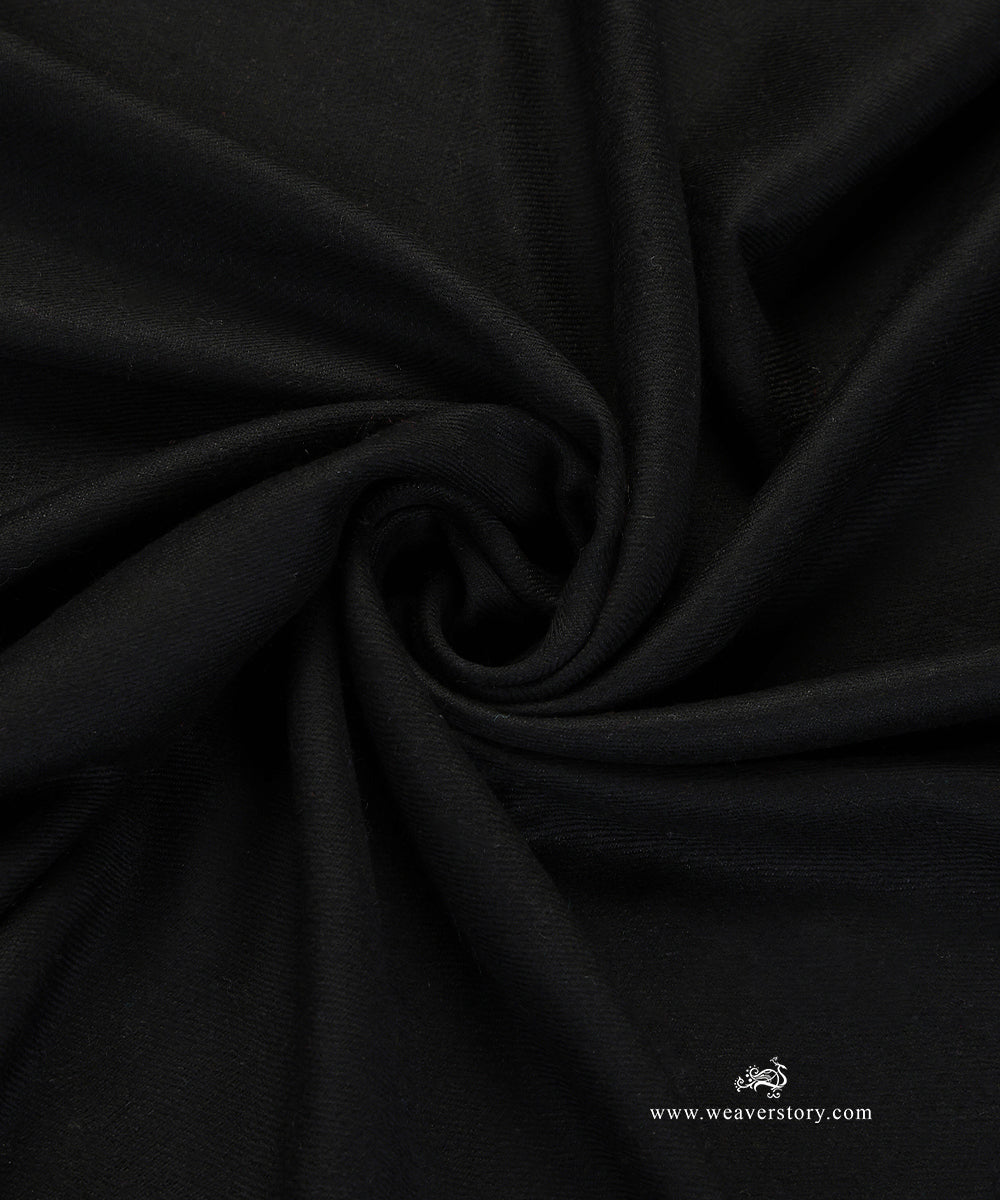 Handwoven_Black_Kani_Palla_Pure_Pashmina_Stole_WeaverStory_05