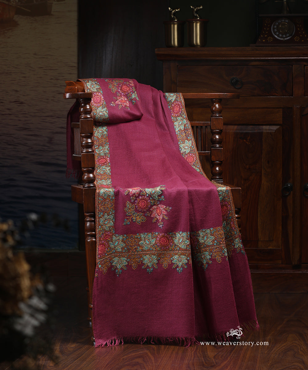 Magenta_Handwoven_Pure_Pashmina_Stole_With_Multicolor_Soznikari_Border_And_Konia_WeaverStory_01