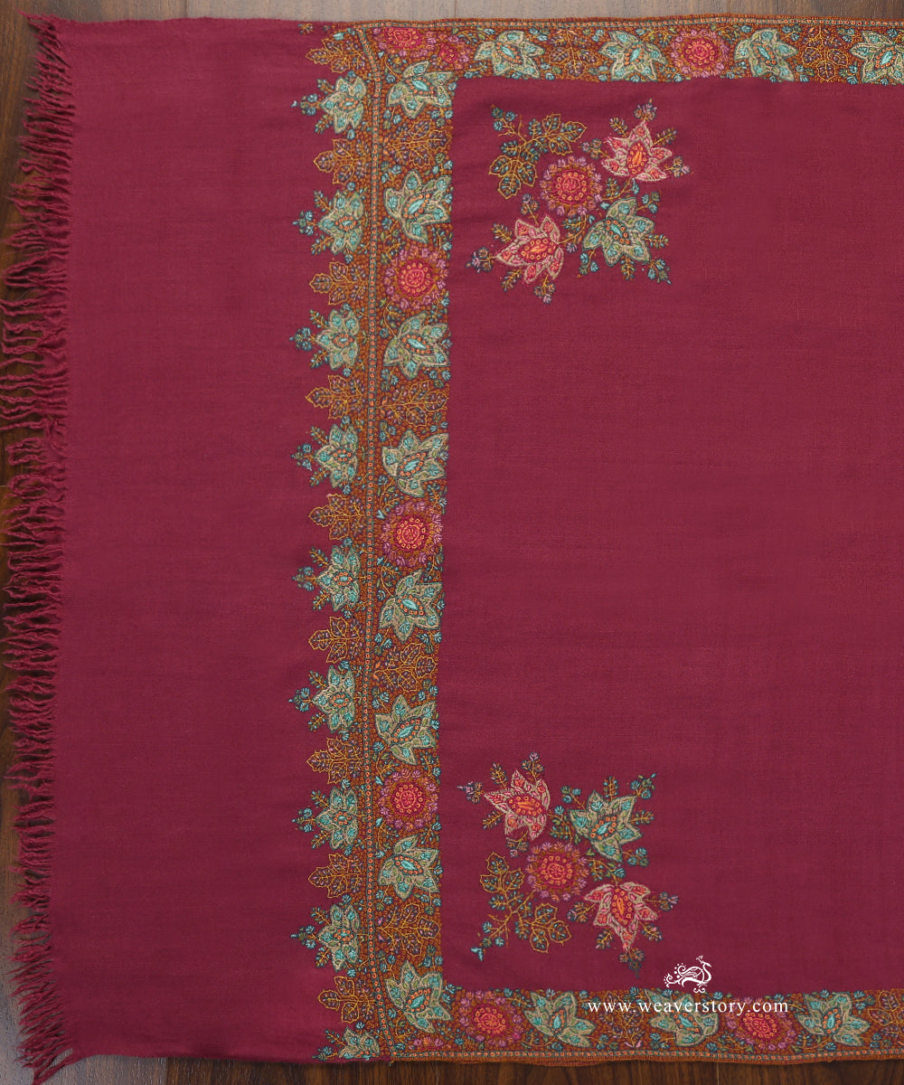 Magenta_Handwoven_Pure_Pashmina_Stole_With_Multicolor_Soznikari_Border_And_Konia_WeaverStory_02