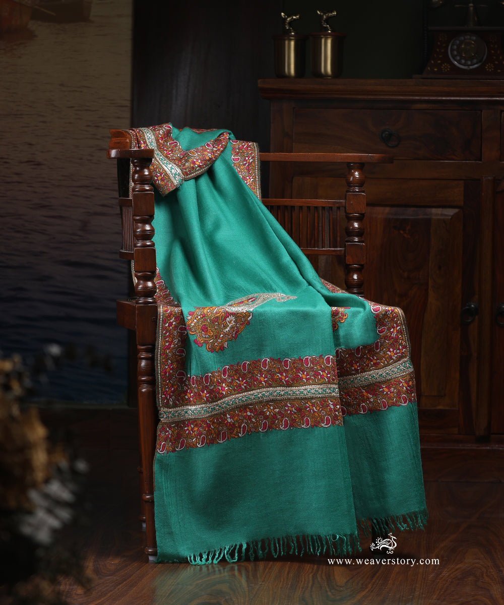 Green_Handwoven_Pure_Pashmina_Stole_With_Soznikari_Border_WeaverStory_01