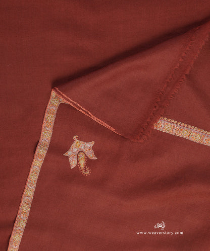 Handwoven_Maroon_With_Pure_Pashmina_Shawl_With_Soznikari_Boota_WeaverStory_04