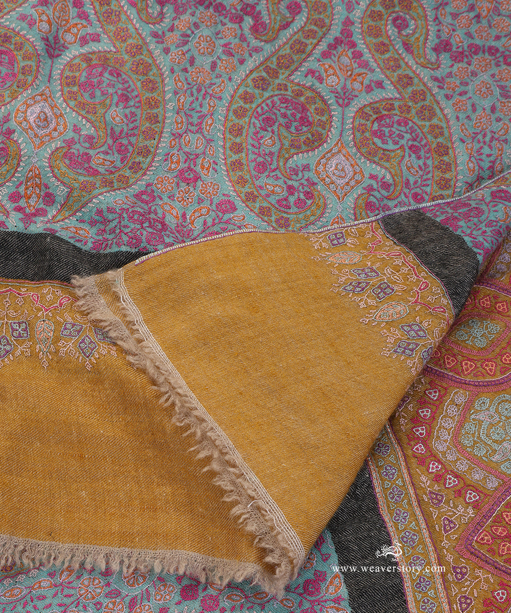 Handwoven_Mustard_Pure_Pashmina_Shawl_With_Soznikari_WeaverStory_04