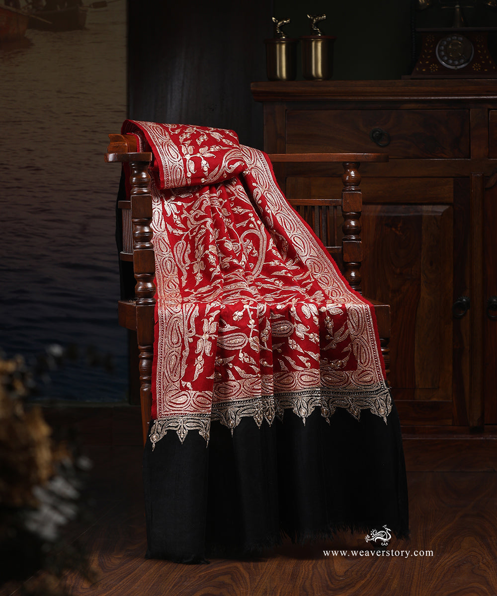 Red_And_Black_Handwoven_Tilla_Jamawar_Pure_Pashmina_Shawl_WeaverStory_01