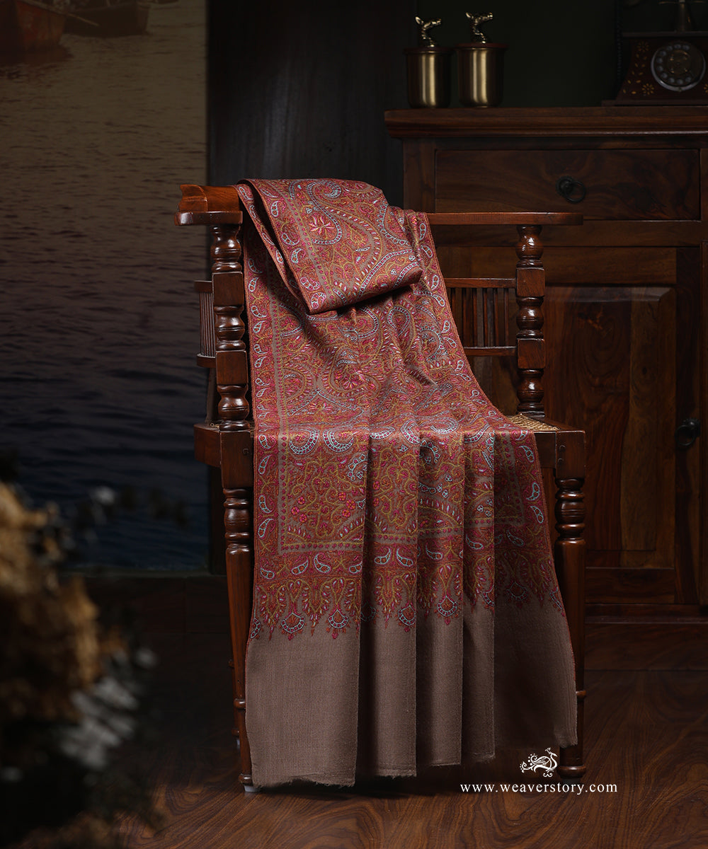 Handwoven_Natural_Brown_Jamawar_Pure_Pashmina_Shawl_With_Soznikari_WeaverStory_01