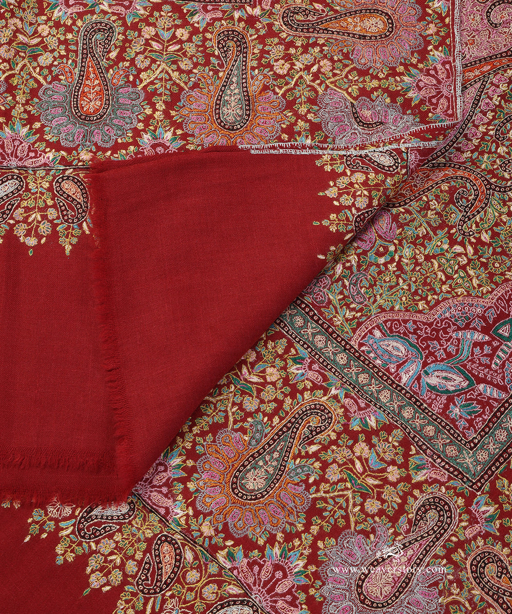 Handwoven_Maroon_Jamawar_Pure_Pashmina_Shawl_With_Soznikari_WeaverStory_04