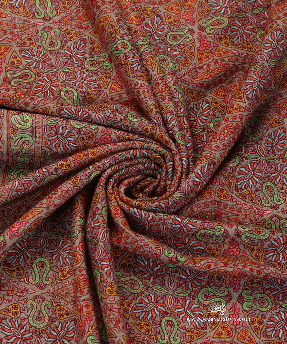 Handwoven_Natural_Beige_Jamawar_Pure_Pashmina_Shawl_With_Multicolor_Soznikari_WeaverStory_05