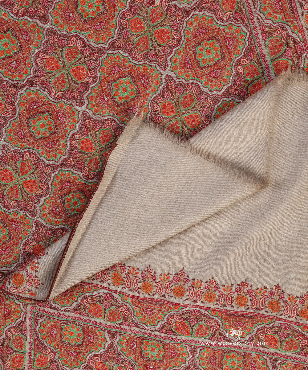 Handwoven_Beige_Jamawar_Pure_Pashmina_Shawl_WeaverStory_04