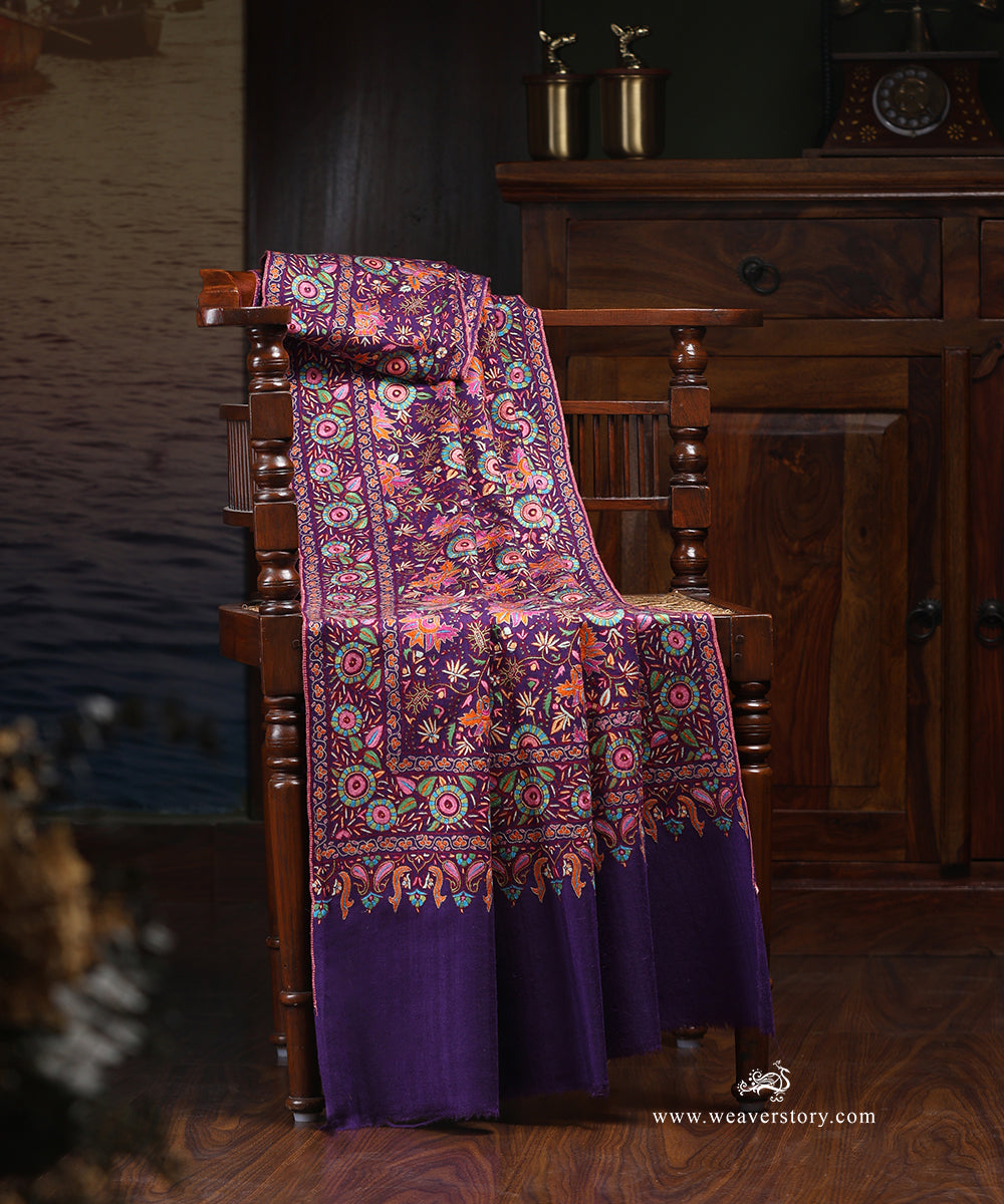 Handwoven_Purple_Jamawar_Pure_Pashmina_Shawl_With_Soznikari_WeaverStory_01