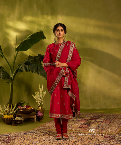 Bright_Red_Raw_Silk_Hand_Embroidered_Kurta_With_Churidaar_And_Organza_Dupatta_WeaverStory03