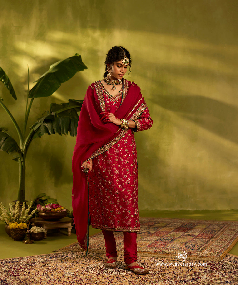 Sindoori_Red_Hand_Embroidered_Raw_Silk_Kurta_With_Churidaar_And_Organza_Dupatta_WeaverStory01