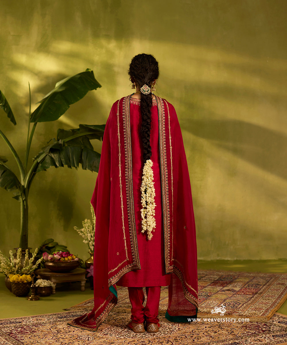 Sindoori_Red_Hand_Embroidered_Raw_Silk_Kurta_With_Churidaar_And_Organza_Dupatta_WeaverStory03