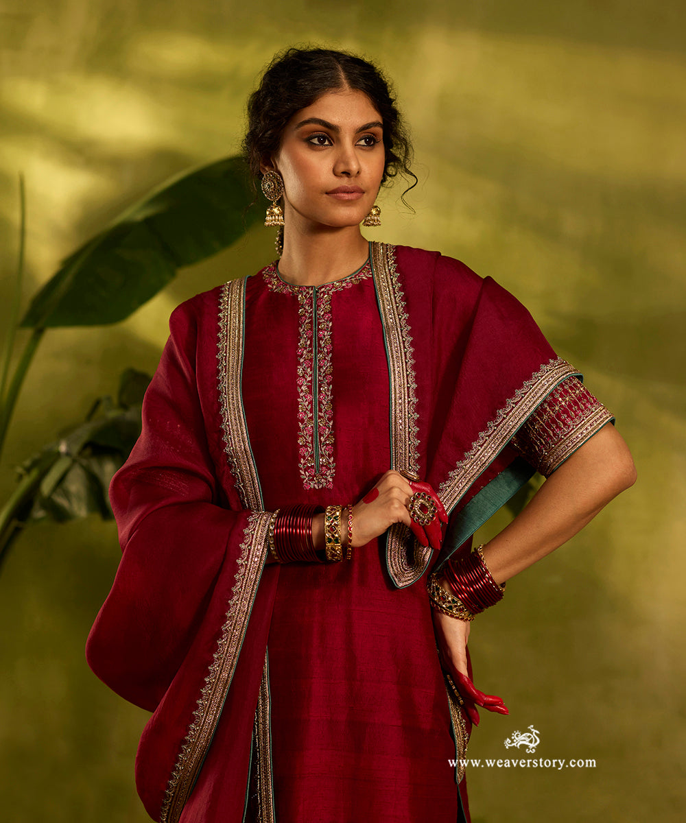 Maroon_Red_Raw_Silk_Hand_Embroidered_Zardozi_Kurta_With_Churidaar_And_Organza_Dupatta_WeaverStory02