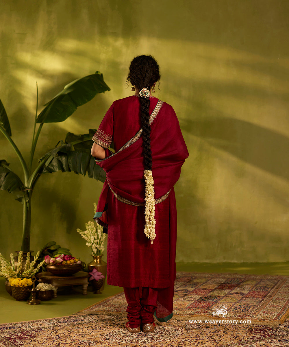 Maroon_Red_Raw_Silk_Hand_Embroidered_Zardozi_Kurta_With_Churidaar_And_Organza_Dupatta_WeaverStory03