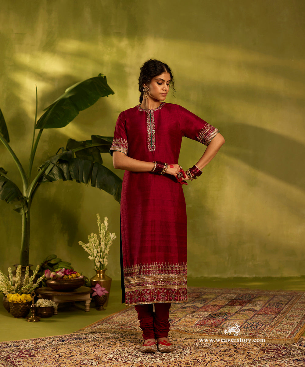 Maroon_Red_Raw_Silk_Hand_Embroidered_Zardozi_Kurta_With_Churidaar_And_Organza_Dupatta_WeaverStory04