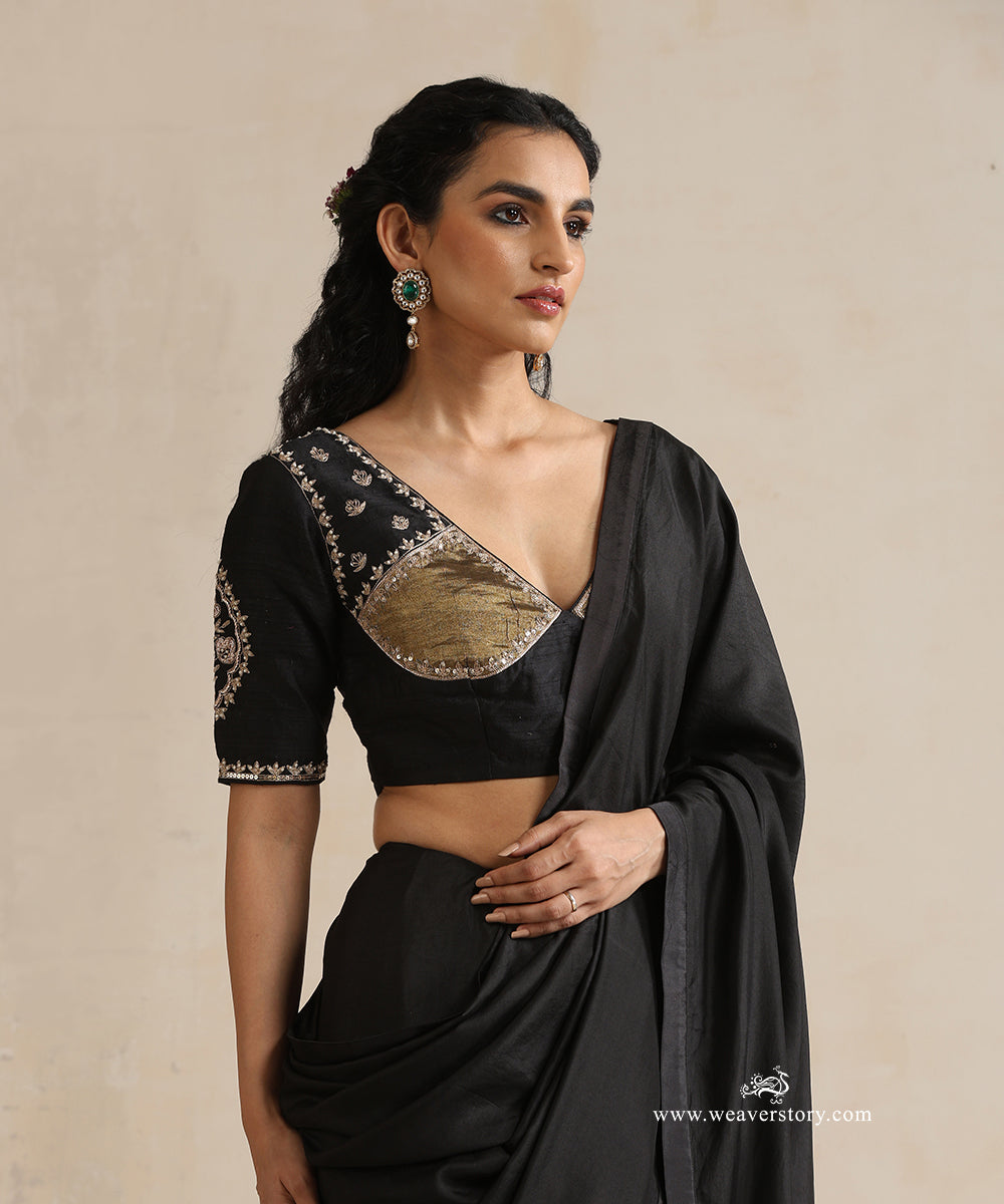 Black_Silk_Blouse_Gold_Tissue_Choli_Cut_Blouse_WeaverStory_01