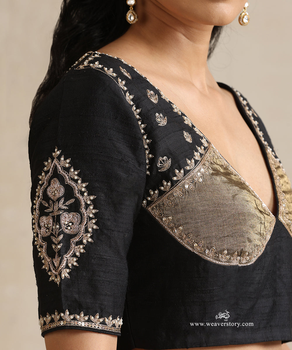 Black_Silk_Blouse_Gold_Tissue_Choli_Cut_Blouse_WeaverStory_03