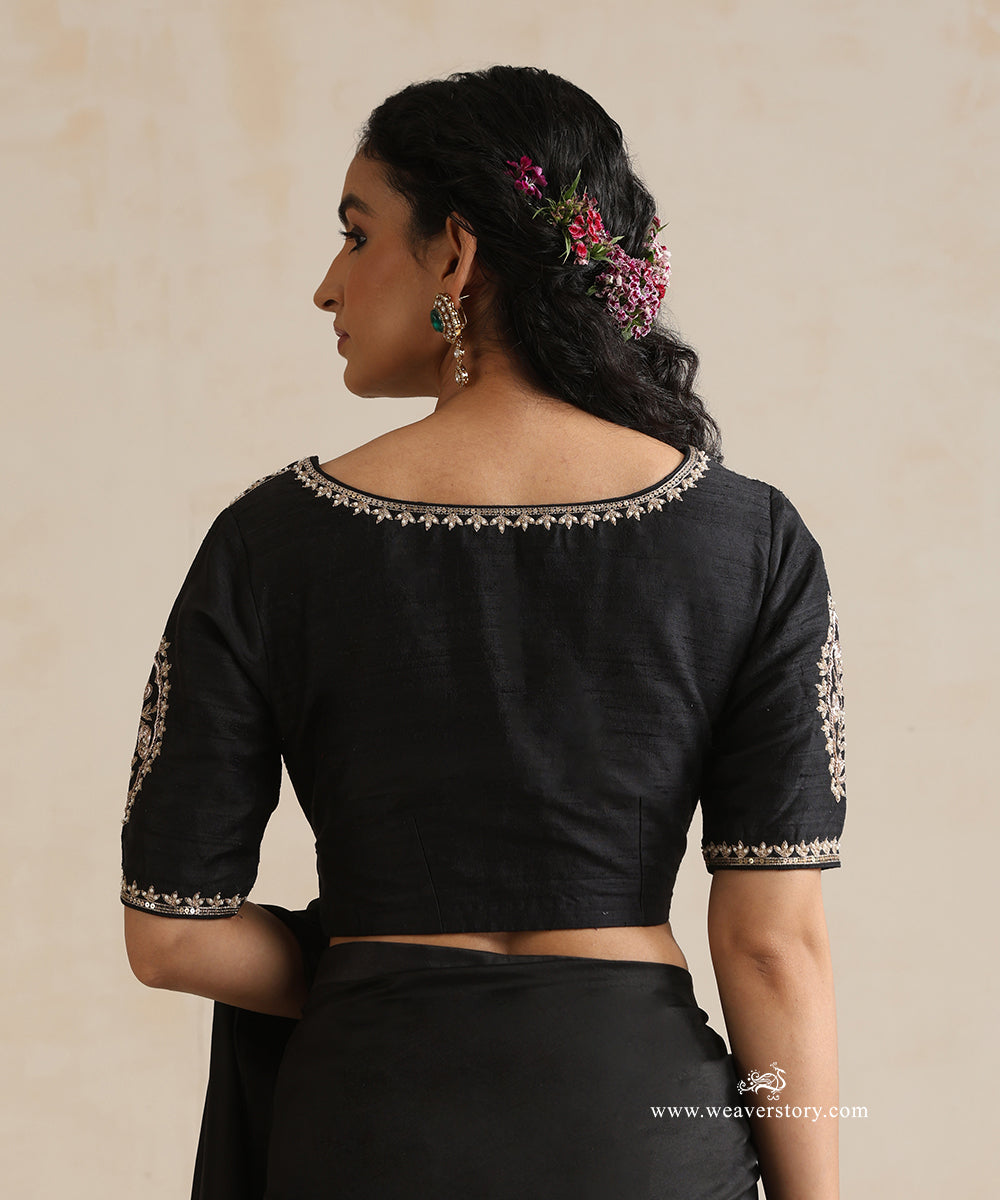 Black_Silk_Blouse_Gold_Tissue_Choli_Cut_Blouse_WeaverStory_04