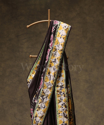 Black_Handloom_Hand_Batik_Mulberry_Silk_Saree_With_Leafs_Motifs_On_Border_WeaverStory_02