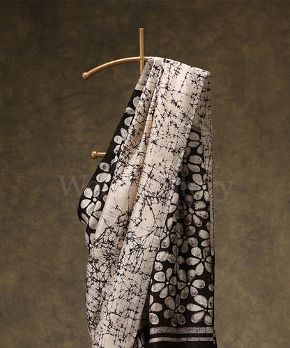 Black_And_White_Handloom_Hand_Batik_Mulberry_Silk_Saree_WeaverStory_01