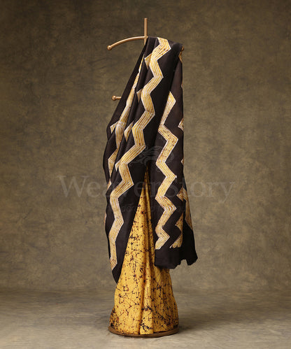 Handloom_Black_And_Yellow_Hand_Batik_Mulberry_Silk_Saree_With_Zig_Zag_Border_And_Pallu_WeaverStory_01